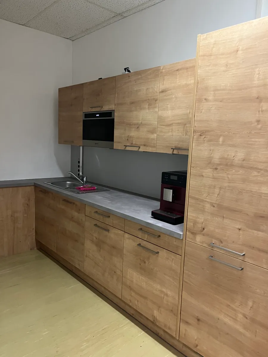 Hallen- und Büroflächen zu mieten - Ansicht 2