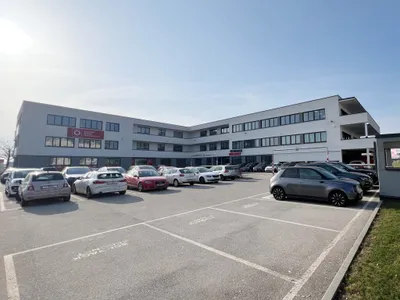 12-Zimmer-Gewerbeimmobilie mieten in Linz Land – 470 m², € 6.486 – Bild 9 von 10