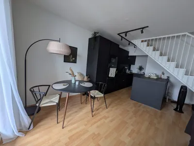 Ruhige, gut gedämmte 2-stöckige Neubauwohnung – Bild 2