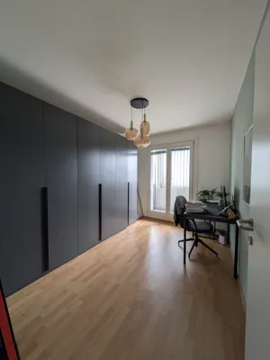 Ruhige, gut gedämmte 2-stöckige Neubauwohnung – Bild 3