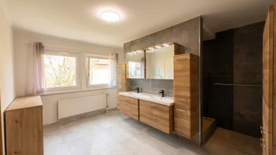 5-Zimmer-Haus kaufen in Linz Land – 200 m², € 399.000 – Bild 3 von 7