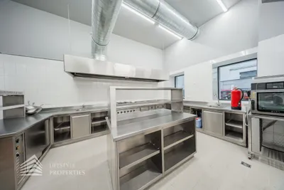 1-Zimmer-Gewerbeimmobilie mieten in Wien – 196 m², € 3.734 – Bild 17 von 28