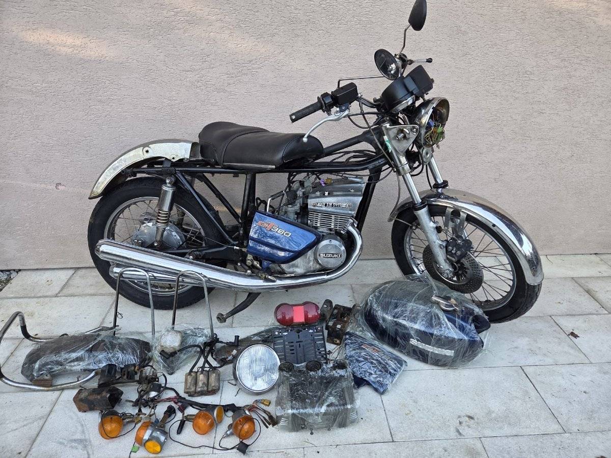 Suzuki GT 380