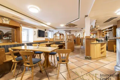 Gewerbeimmobilie kaufen in Perg – 2 891 m², € 3.200.000 – Bild 2 von 17