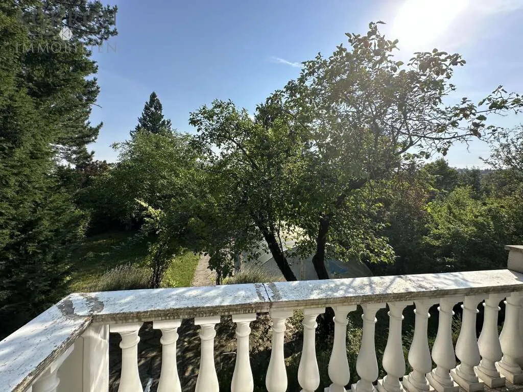 Privilegierte Lage - großzügiges Grundstück mit Haus im Herzen von Grinzing, Wien