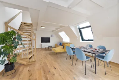 Traumhafte Dachgeschoßwohnung, Erstbezug! - Modern, großzügig und U-Bahn-nah!