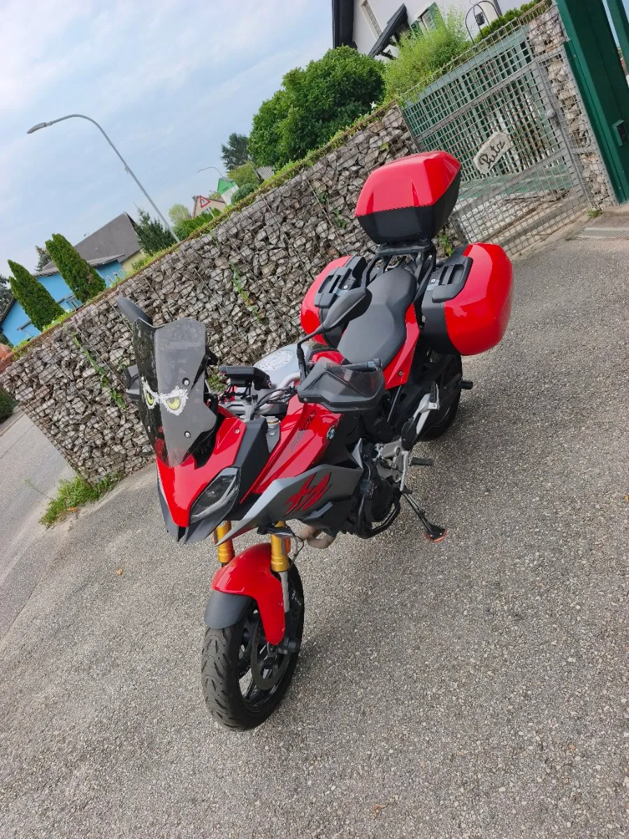 BMW F 900 XR