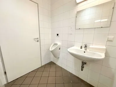 6-Zimmer-Gewerbeimmobilie mieten in Wiener Neustadt – 202 m², € 2.875 – Bild 6 von 17