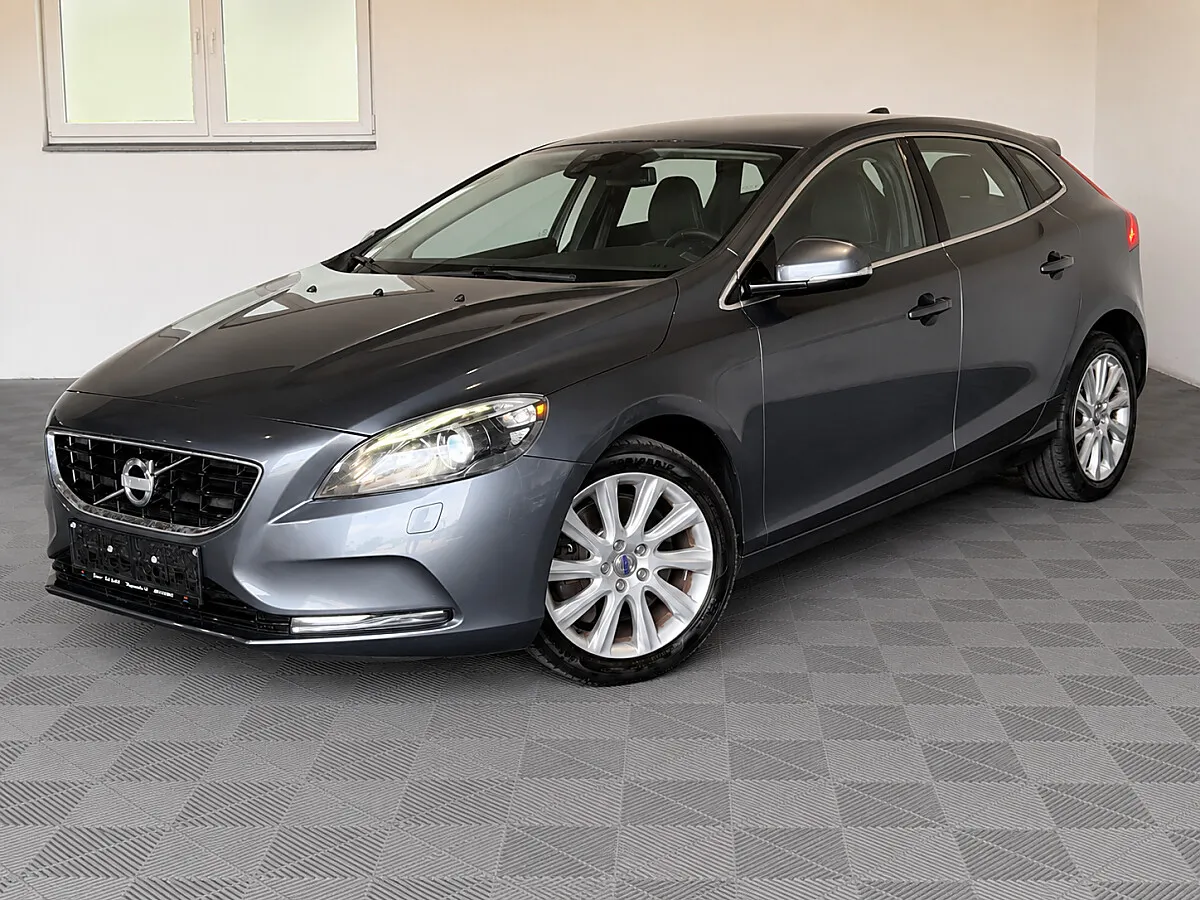 Volvo V40 Momentum D4 Kombi / Family Van