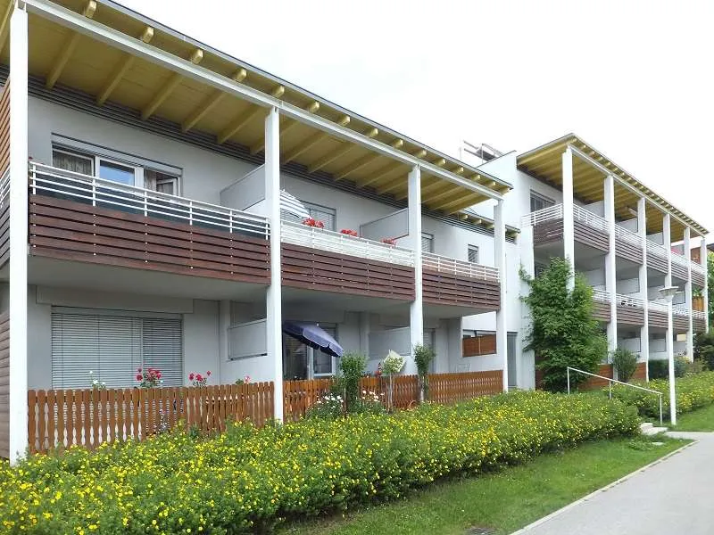 Gemütliche 3-Zimmer-Wohnung mit Balkon - geförderte Miete - 3 Zimmer – pohled 2
