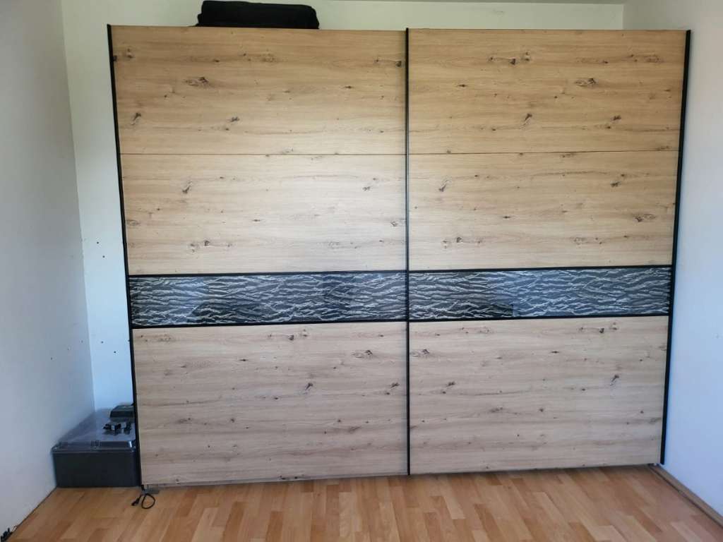 Schlafzimmerschrank