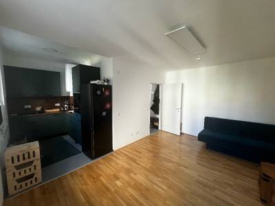 Wiener wohnen (Gemeindewohnung) 30 m² mit neuer Küche & Schränken - 270 € Miete + Ablöse – Bild 2