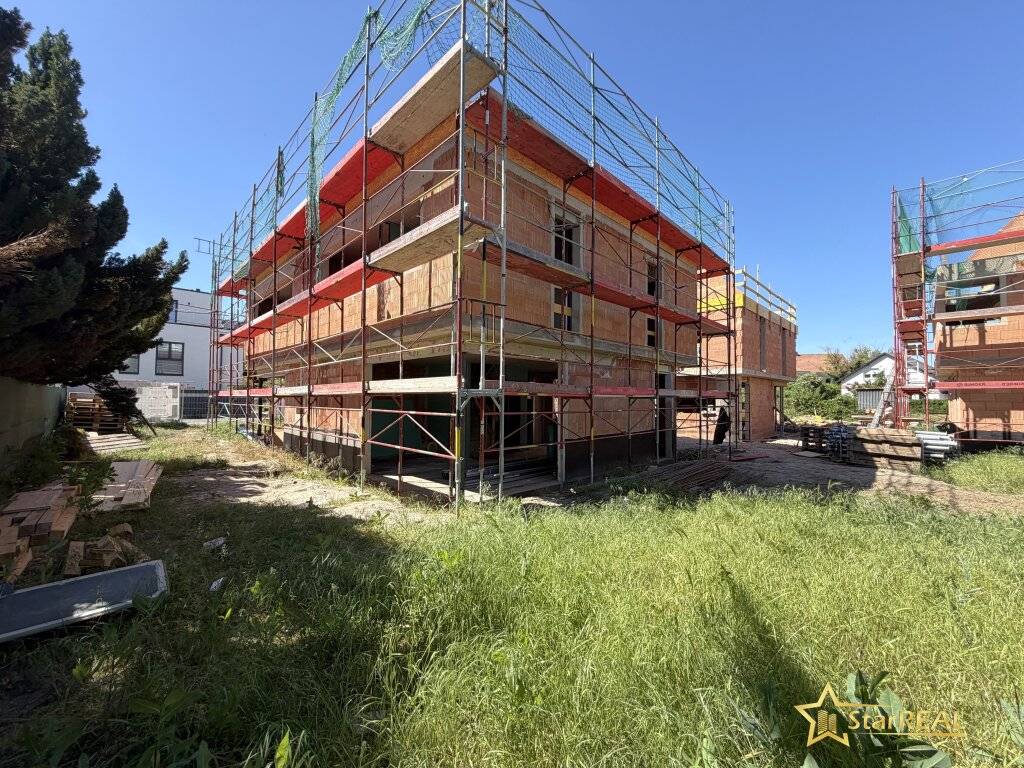 PREIS REDUZIERT! NUR NOCH 2 HÄUSER FREI. U1 ZU FUSS! ÜBERGABE 11/2026! 5 Zimmer Ziegelhaus mit Garten | Provisionsfrei - Ansicht 3