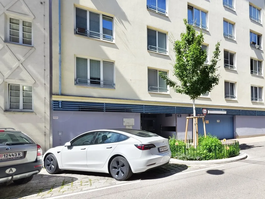 Parkplatzsuche? Schnee von gestern! Praktischer Tiefgaragenstellplatz nächst U3-Station Kardinal-Nagl-Platz – pohled 2