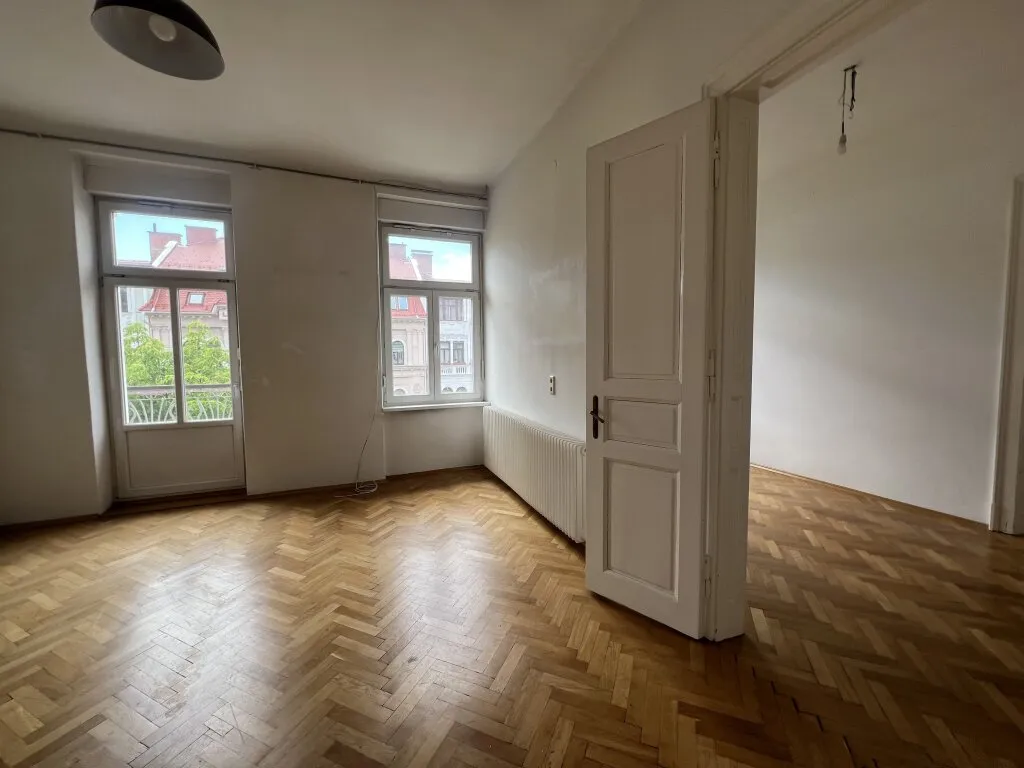 Wunderschöne 5-Zimmer-Büro-/Praxisräumlichkeit mit zwei Balkone in einem zentral gelegenen Stilaltbauzinshaus - im Grazer Bezirk St. Leonhard - Ansicht 2