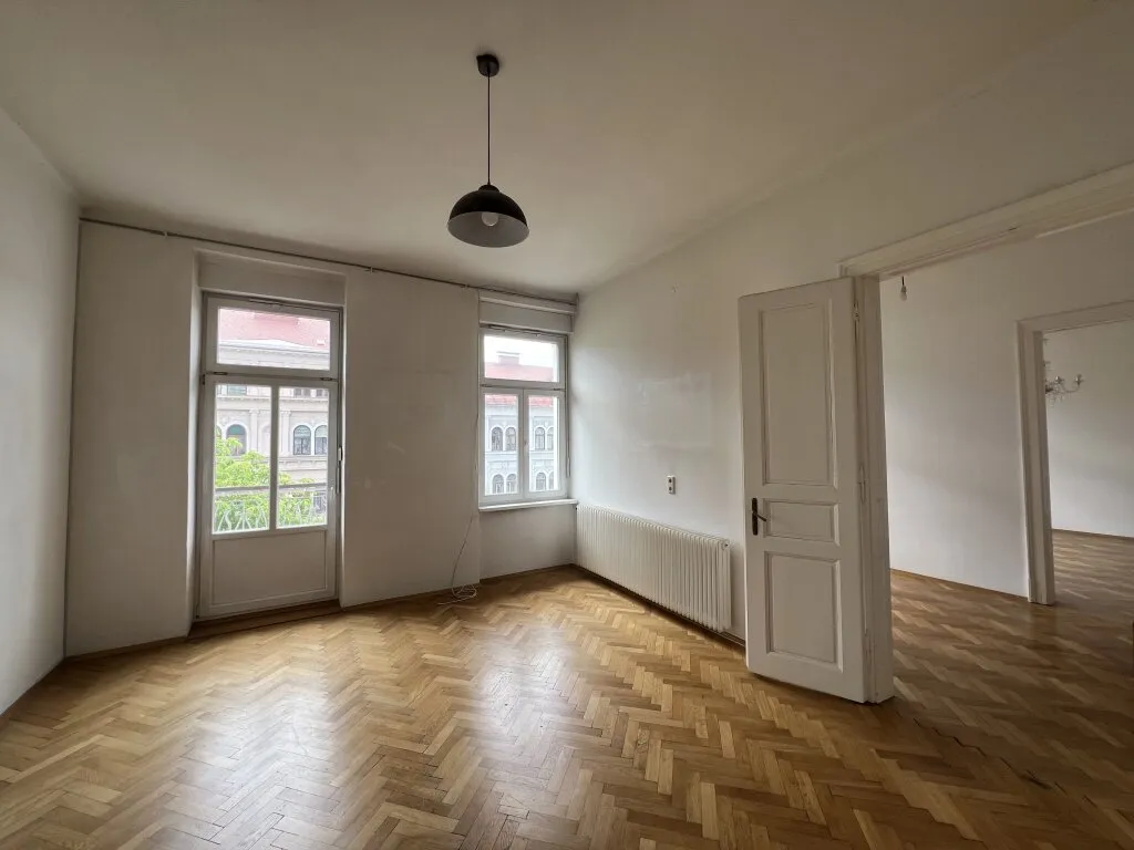 Wunderschöne 5-Zimmer-Büro-/Praxisräumlichkeit mit zwei Balkone in einem zentral gelegenen Stilaltbauzinshaus - im Grazer Bezirk St. Leonhard - Ansicht 3