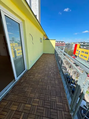 PROVISIONSFREI Charmante, helle Dachgeschosswohnung ohne Dachschrägen mit sonniger Terrasse – Bild 2