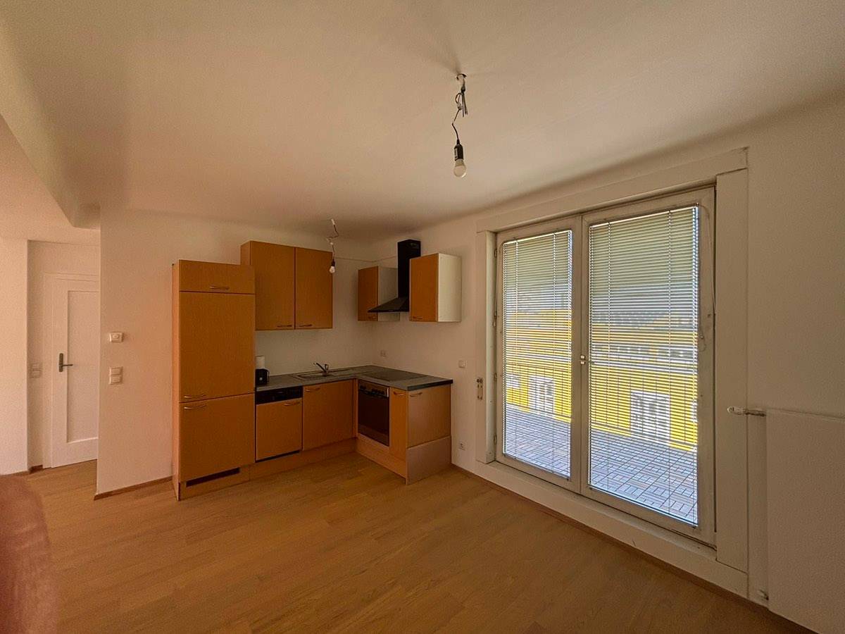 PROVISIONSFREI Charmante, helle Dachgeschosswohnung ohne Dachschrägen mit sonniger Terrasse - Ansicht 3