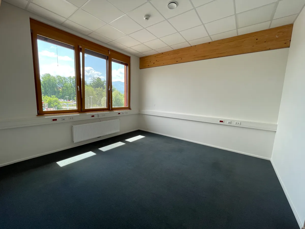 Moderne Büroräumlichkeiten mit 339 m² - Ansicht 3