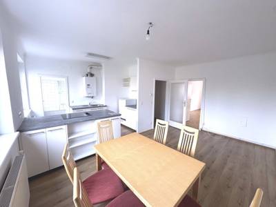 helle, ruhige 2-Zimmer Wohnung, Nähe Technikum Wien und Donauinsel – Bild 2