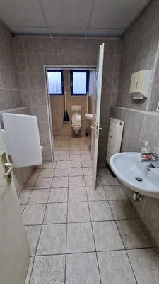 11-Zimmer-Gewerbeimmobilie mieten in Linz Land – 543 m², € 5 – Bild 16 von 18