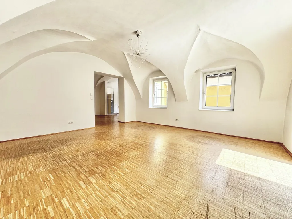 TOPLAGE NÄHE RATHHAUS | OPTIMAL AUFGETEILTE 4 ZIMMER MIT TERRASSE | SCHAUMANNSTRASSE - Ansicht 3