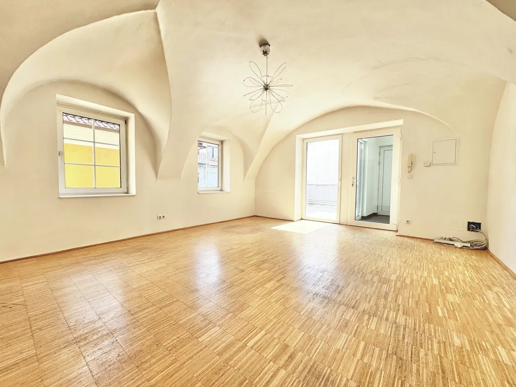 TOPLAGE NÄHE RATHHAUS | OPTIMAL AUFGETEILTE 4 ZIMMER MIT TERRASSE | SCHAUMANNSTRASSE - Ansicht 2