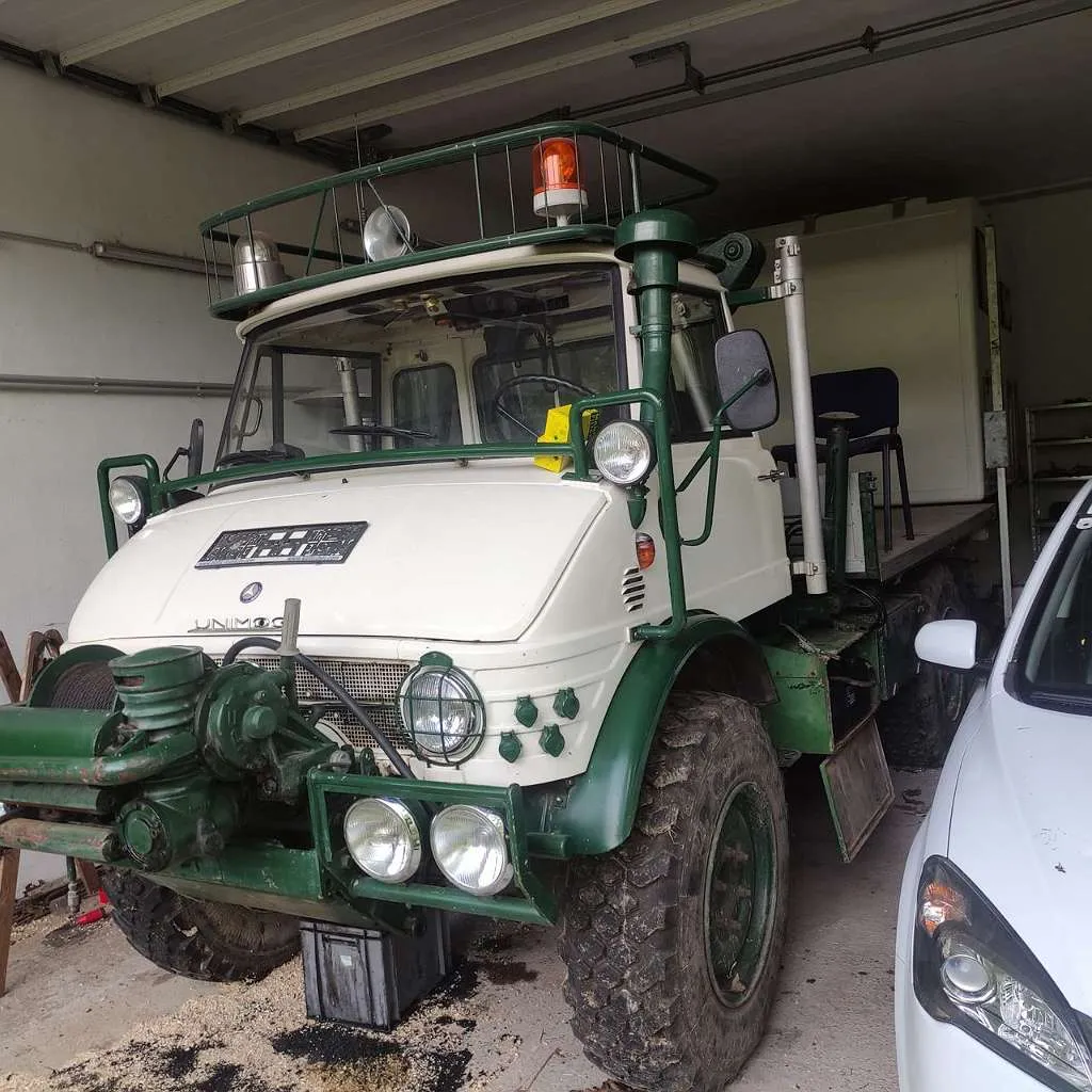 Mercedes-Benz Unimog