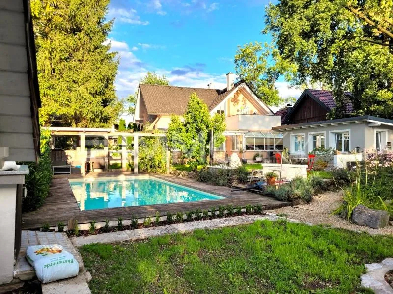 Urlaub zu Hause  Stilvolles Anwesen mit Saunahaus, Pool und Teich - Ansicht 2