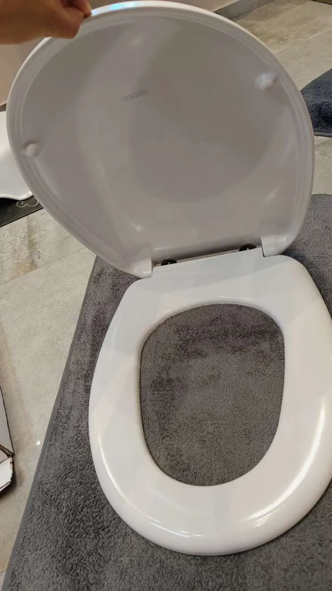 WC Sitz mit Deckel