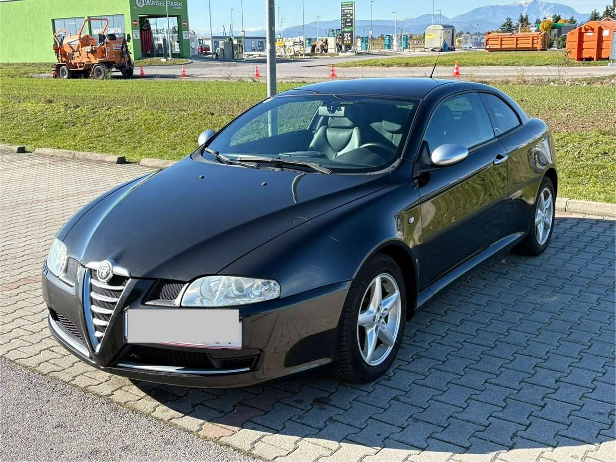 Alfa Romeo GT 1 9 Jtd Sportwagen Coup 2007 130 000 Km 8 000 alfa-romeo-gt-1-9-jtd-sportwagen-coup-2007-130-000-km-8-000