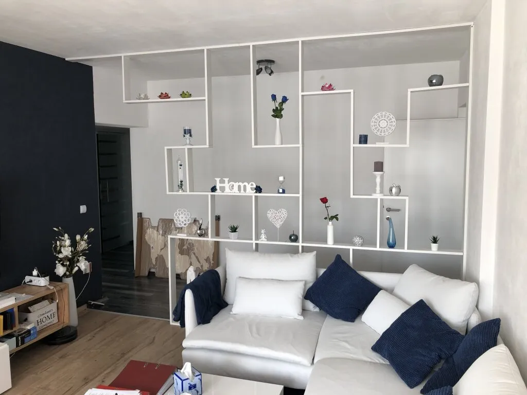 Familienwohnung - hell - ruhig - Loggia - Parkplatz - 4 Zimmer - großer Keller - Gemeinschaftsgarten - neu renoviert - Erstbezugszustand - Ansicht 2