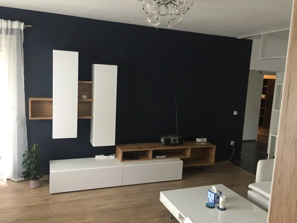 Familienwohnung - hell - ruhig - Loggia - Parkplatz - 4 Zimmer - großer Keller - Gemeinschaftsgarten - neu renoviert - Erstbezugszustand - Ansicht 3