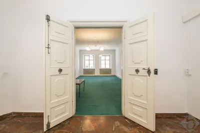 6-Zimmer-Gewerbeimmobilie mieten in Salzburg Stadt – 240 m², € 3.621 – Bild 3 von 8