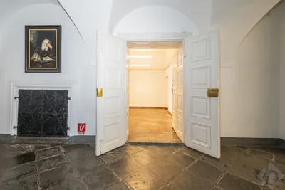 6-Zimmer-Gewerbeimmobilie mieten in Salzburg Stadt – 240 m², € 3.621 – Bild 2 von 8
