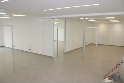 3-Zimmer-Gewerbeimmobilie mieten in Wien – 198 m², € 1.900 – Bild 2 von 11