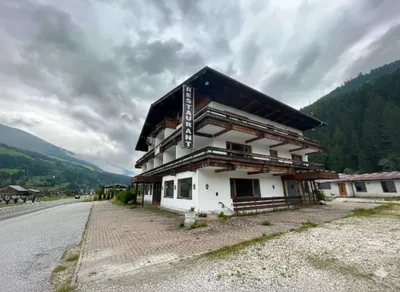 37-Zimmer-Gewerbeimmobilie kaufen in Zell am See – 2 650 m², € 2.300.000 – Bild 2 von 3
