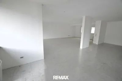 4-Zimmer-Gewerbeimmobilie mieten in Bruck an der Leitha – 258 m², € 3.275 – Bild 3 von 9
