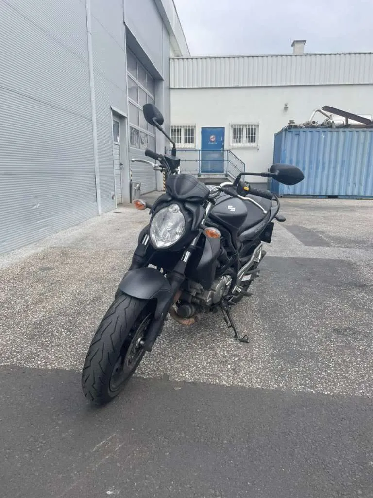Suzuki SV