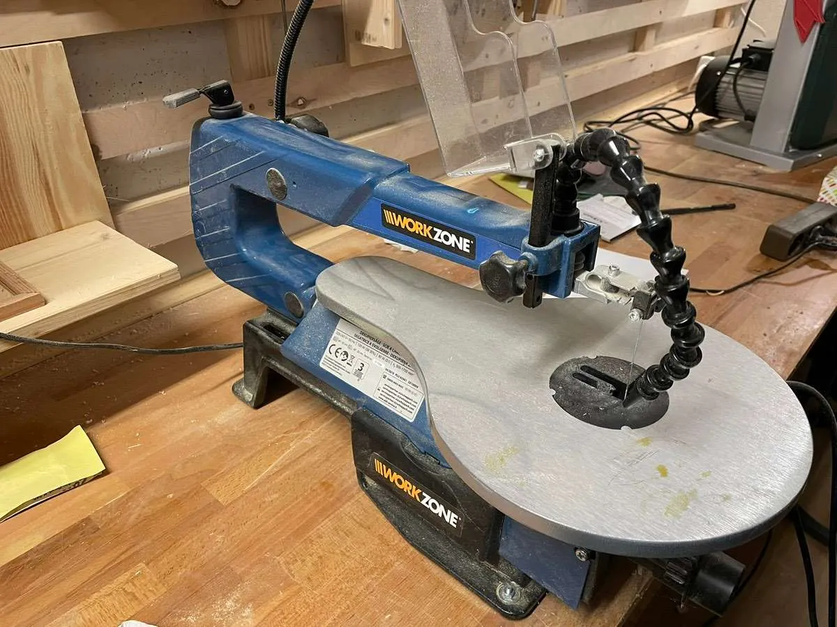 Dekupiersäge, € 15,- (8740 Zeltweg)
