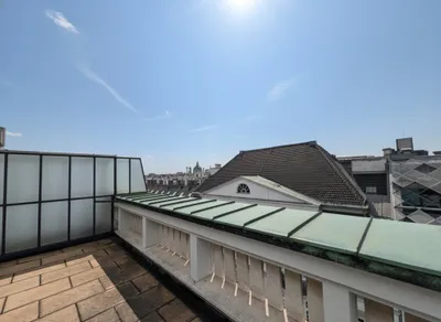NÄHE STAATSOPER- ruhig gelegene 3 Zimmer Wohnung mit 40m² Terrasse im Dachgeschoss (9. Etage)! – Bild 2