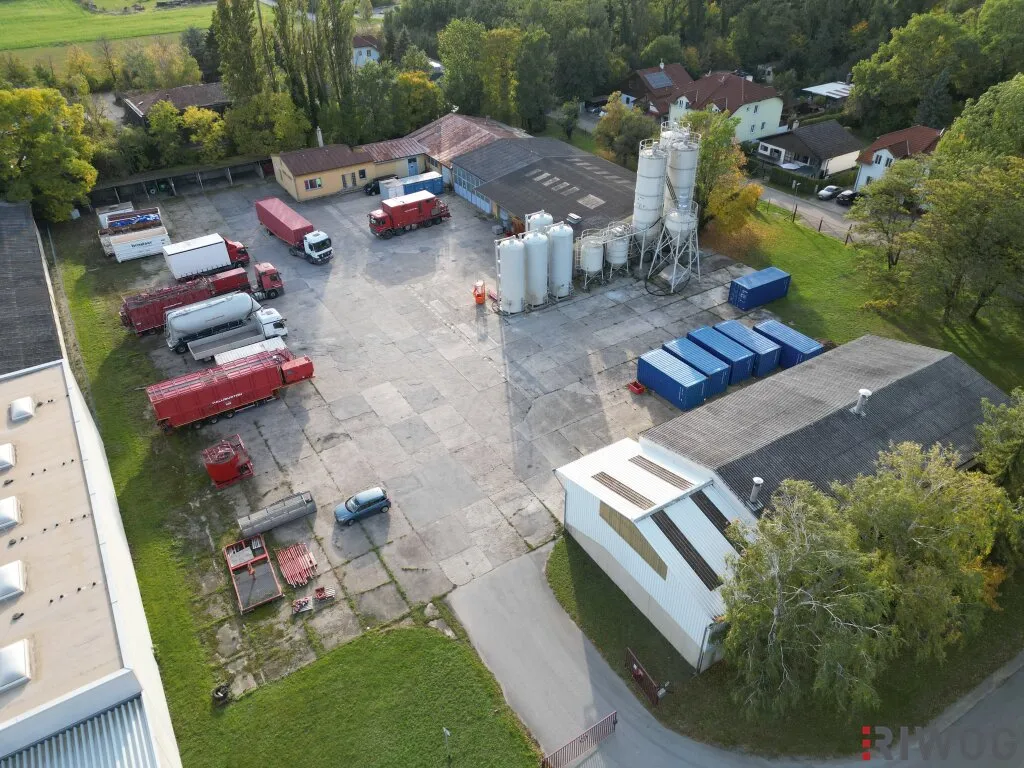 Betriebsobjekt mit großzügigen Freiflächen, Kaltlagerhallen und Büros - Vista 2