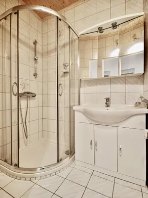 3-Zimmer-Wohnung kaufen in Baden – 67 m², € 190.000 – Bild 9 von 14