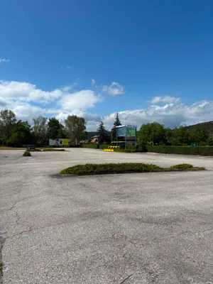 Immobilie kaufen in Baden – 1 500 m², € 290.000 – Bild 2 von 4