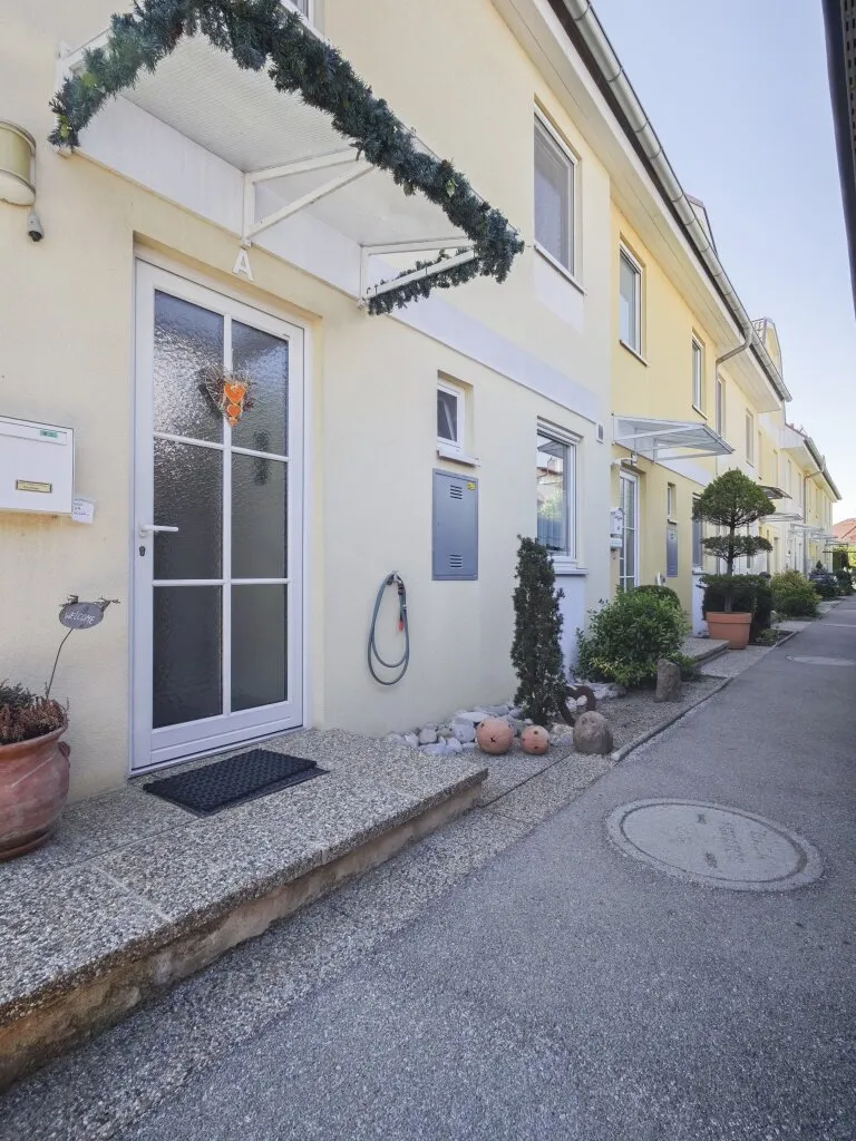 Stilvolles Eckreihenhaus mit Garten-Idylle in Tribuswinkel - Widok 2