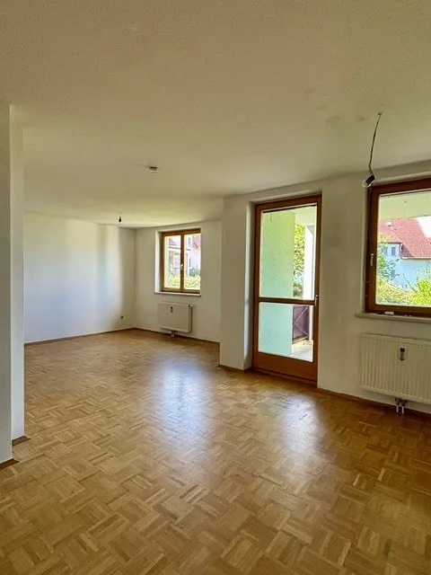ERDGESCHOSSWOHNUNG mit 3 Zimmern in ruhiger Lage - geförderte Miete - 3 Zimmer – pohled 3