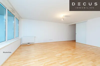 ## GUT ANGEBUNDEN ## 2 ZIMMER ## AB SOFORT VERFÜGBAR – Bild 3