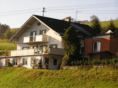 3-Zimmer-Wohnung mieten in Vöcklabruck – 75 m², € 990 – Bild 1 von 11