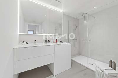City-Studio im DC Tower 2 mit 10 m² Loggia und Fernblick – Bild 3