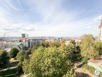 DG-Traum mit 50m² Terrasse und Klima